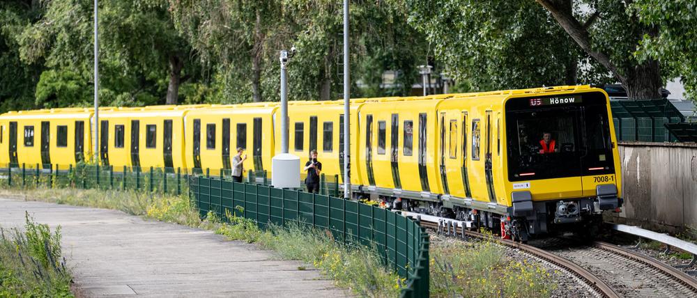 Die Tests der neuen Baureihe J, die ab kommendem Sommer in den Betrieb gehen soll, laufen auf Hochtouren.