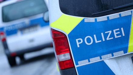 Zwei Polizeifahrzeuge in Nahaufnahme