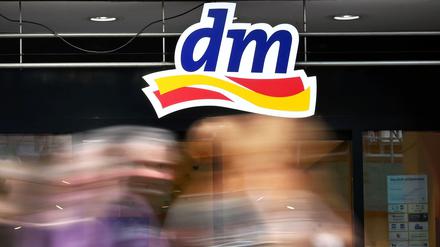 Aus Gründen des Verbraucherschutzes ruft dm ein Handserum zurück. (Archivbild)