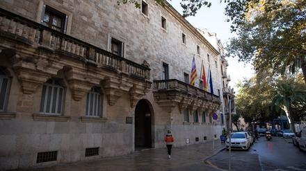 Ein deutscher Urlauber ist vom Landgericht in Palma auf Mallorca vom Vorwurf des versuchten Polizistenmordes freigesprochen worden (Symbolbild).