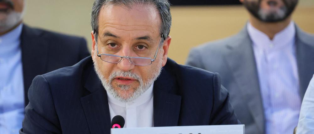 Der iranische Außenminister Abbas Araghchi hält am 20. Juni 2025 eine Rede vor einer Sondersitzung des Menschenrechtsrats der Vereinten Nationen in Genf, Schweiz.