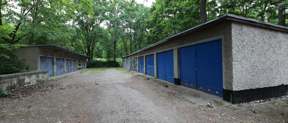 Rund 50 Garagen befinden sich auf dem Grundstück der Karl Marx an der Stahnsdorfer Straße. 