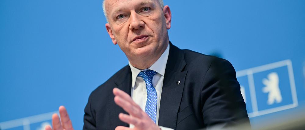Berlins Regierender Bürgermeister Kai Wegner (CDU) will keine Windräder im Grunewald. (Archivbild)