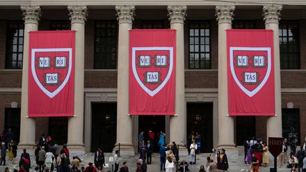 Die Universität Harvard befindet sich in einer Art Kleinkrieg mit Donald Trump.