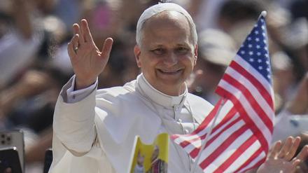 Papst Leo XIV. am 18. Juni bei einer Generalaudienz auf dem Petersplatz im Vatikan.