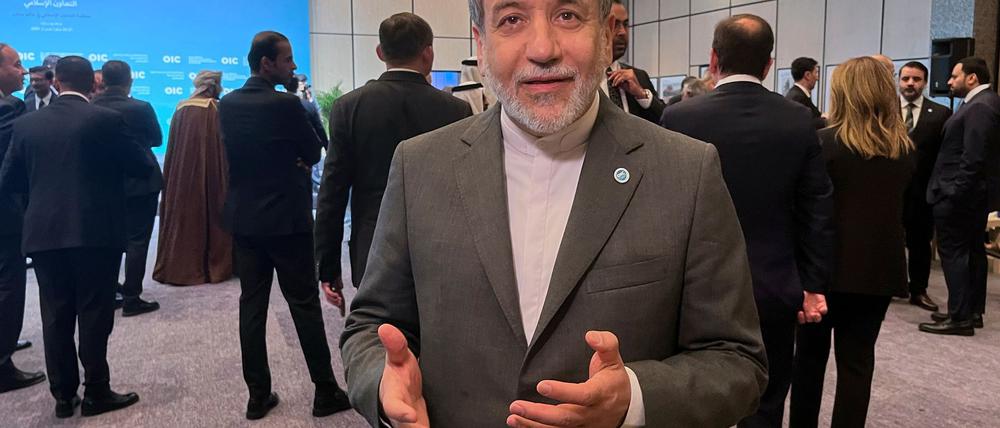 Der iranische Außenminister Abbas Araghtschi nimmt in Istanbul an einem Treffen der Organisation für islamische Zusammenarbeit teil.
