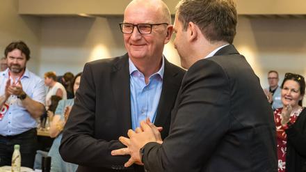 Brandenburgs Ministerpräsident Dietmar Woidke ist als SPD-Landeschef wiedergewählt.