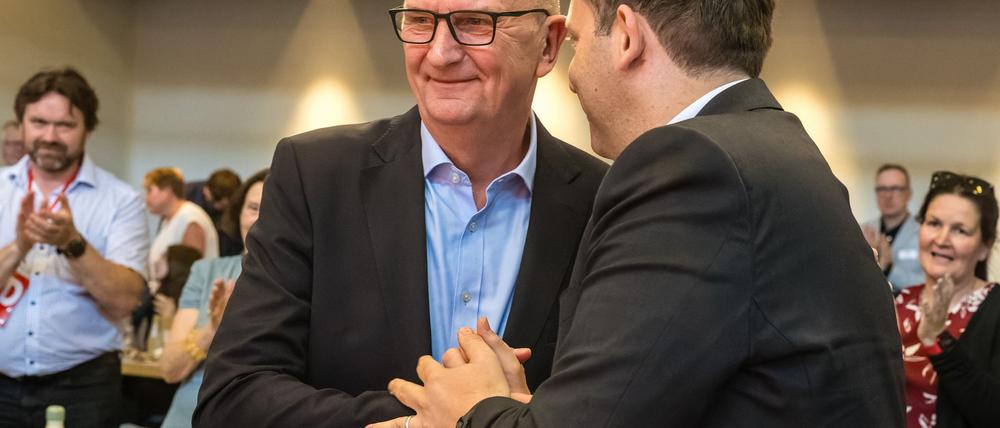 Brandenburgs Ministerpräsident Dietmar Woidke ist als SPD-Landeschef wiedergewählt.