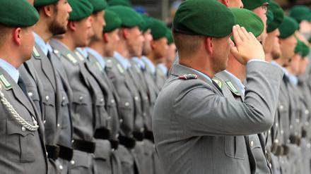 Soldaten der Bundeswehr beim Gelöbnis (Archivbild von 2019). 