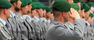 Soldaten der Bundeswehr beim Gelöbnis (Archivbild von 2019). 