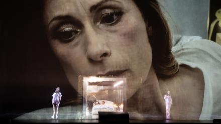 „Lash“ von Rebecca Saunders Sarah Maria Sun, Anna Prohaska und Noa Frenkel.