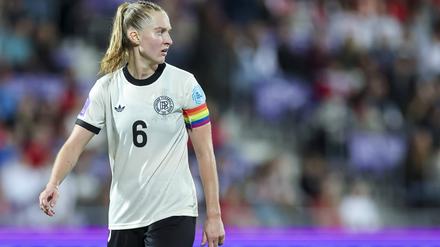 Janina Minge hat erst 21 Länderspiele hinter sich und ist trotzdem zur stellvertretenden Kapitänin ernannt worden.