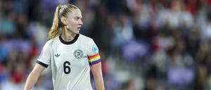 Janina Minge hat erst 21 Länderspiele hinter sich und ist trotzdem zur stellvertretenden Kapitänin ernannt worden.