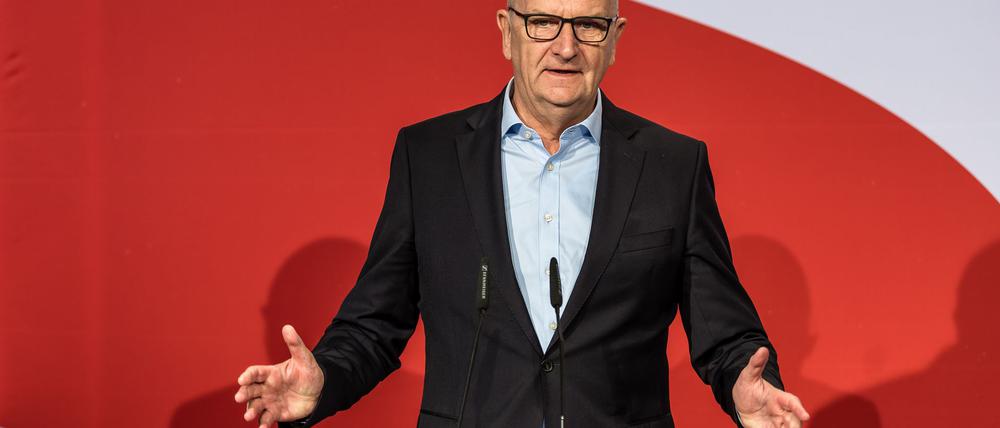 Brandenburgs Ministerpräsident Dietmar Woidke ist als SPD-Landeschef wiedergewählt worden.