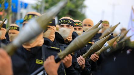 Kämpfer der Al-Quds-Brigaden bei einer Parade.