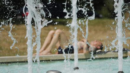Vielen Menschen fanden am Samstag am Wasser etwas Abkühlung.