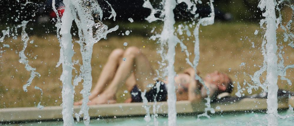 Vielen Menschen fanden am Samstag am Wasser etwas Abkühlung.