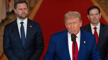 Donald Trump verkündet den Einsatz im Iran