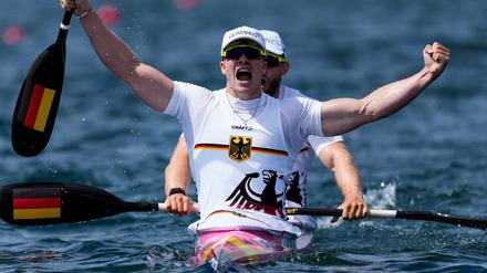  Deutschlands Jacob Schopf (vorn) und Max Lemke gewinnen im Kajak-Zweier den EM-Titel.