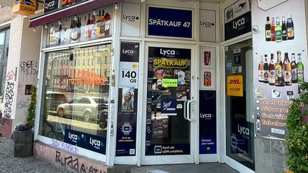 Der Spätkauf an der Greifswalder Straße, in dem am Samstag auf einen Mitarbeiter geschossen wurde, hat am Sonntag geschlossen.