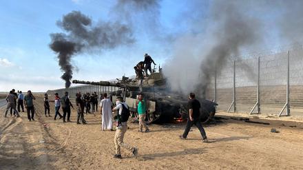Terroristen der Hamas beim Überfall auf Israel am 7. Oktober 2023. verändert.
