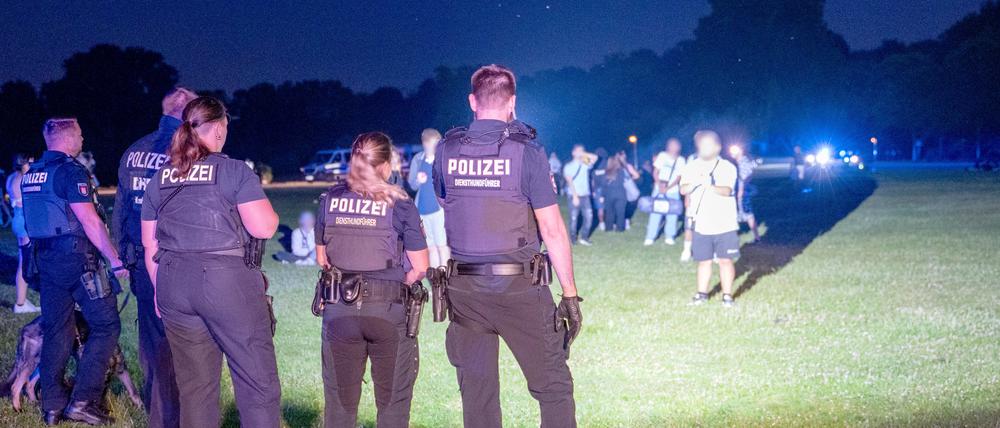 Die Polizei musste am Samstag im Hamburger Stadtpark eingreifen.