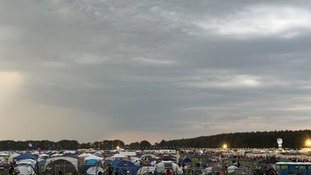 Die Besucherinnen und Besucher mussten das Festivalgelände am Sonntagabend zwischenzeitlich verlassen.