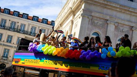 Wagen auf dem Europride Parade in Lissabon. 
