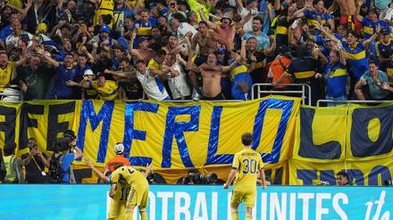 Die Boca Juniors feiern ihren zwischenzeitlichen Ausgleich gegen den FC Bayern emotional.