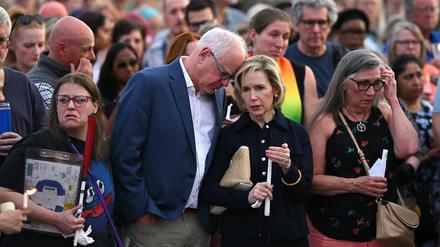 Der Demokrat, Gouverneur Tim Walz, und seine Frau Gwen. 