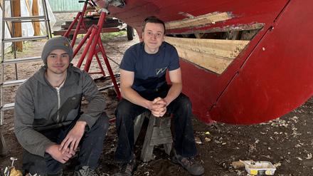 Folge 125 Kolumne "Meine Lehre": Name: Fritz Rietz & Felix Früh, Alter: 21 & 19, Lehrjahr: 2. LJ., Betrieb: Bootsbau Welkisch GmbH, Ausbildung zum: Bootsbauer. Foto: Maria Bartel/HWK