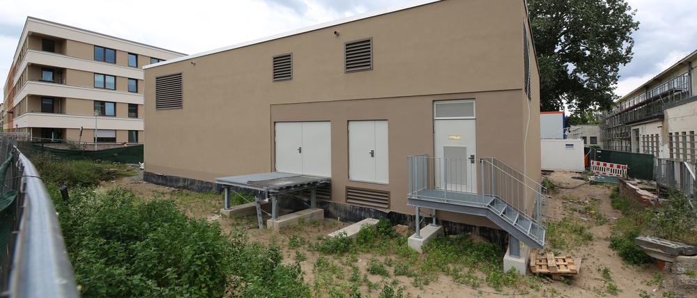 Unscheinbar: So sieht die Zentrale für die Geothermieanlage in der Heinrich-Mann-Allee aktuell aus.