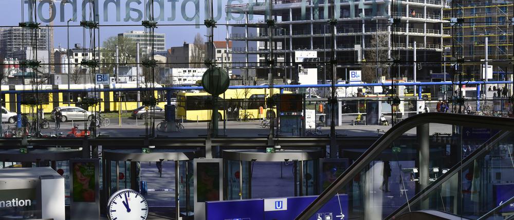 Hauptbahnhof Berlin am Europaplatz an der Invalidenstraße.