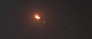 Iran launches missile strike on US base in Qatar, citing retaliation for aggression DOHA, QATAR - JUNE 23: A screen grab taken from a video shows missiles over Doha, Qatar after Iran has launched an operation targeting a U.S. base in Qatar on June 23, 2025. Stringer / Anadolu Doha Qatar. Editorial use only. Please get in touch for any other usage. PUBLICATIONxNOTxINxTURxUSAxCANxUKxJPNxITAxFRAxAUSxESPxBELxKORxRSAxHKGxNZL Copyright: x2025xAnadoluxStringerx