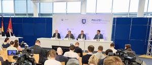 Eine Pressekonferenz von Polizei und Generalstaatsanwaltschaft zum Haftbefehl wegen Verdacht des vollendeten und versuchten Mordes im Internet (Archivbild)