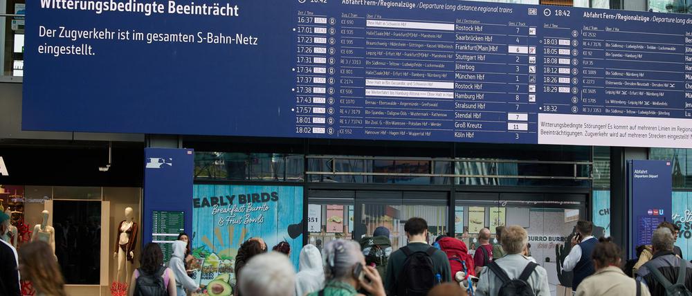 In Berlin stand der S-Bahn-Verkehr über Stunden still.