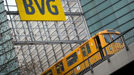 Im Öffentlichen Personennahverkehr in Berlin soll künftig ein Messerverbot gelten. (Archivfoto)