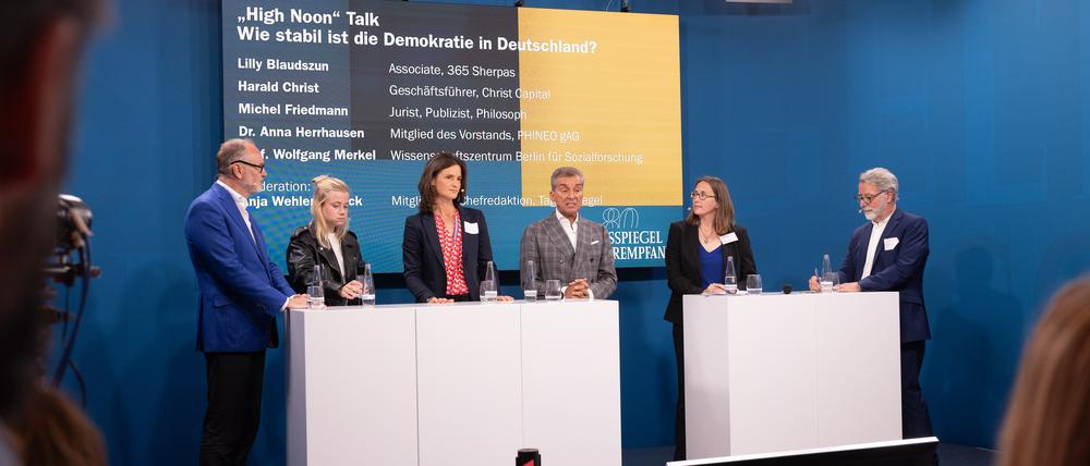 Diskussionsrunde beim Sommerempfang 2025.