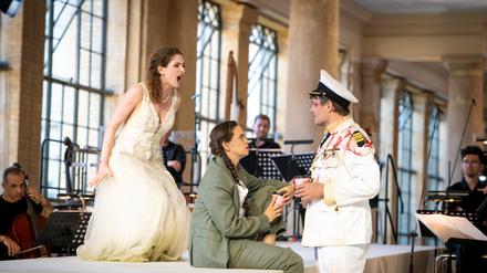 Shira Patchornik (Bradamante), Morten Grove Frandsen (Ruggiero) und Hélène Walter (Angelica) in der Oper „Orlando generoso“. 