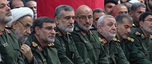 Mitglieder der iranischen Revolutionsgarden bei einer Rede des iranischen obersten Führers Ali Chamenei.