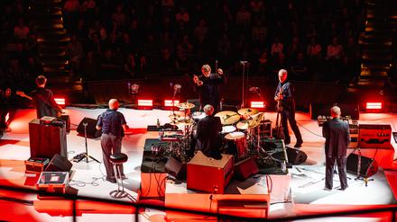 Element of Crime traten zum ersten Mal in der Philharmonie auf – und hatten mit dem Sound zu kämpfen. 