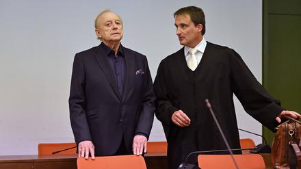 Alfons Schuhbeck und sein Verteidiger Norbert Scharf am Dienstag vor dem Landgericht München.