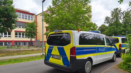 Nach Angaben der Polizei soll zuvor eine Schülerin (14) das Gas in der Pause im Haupttreppenflur versprüht haben. 