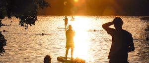 Sonnenuntergang am Schlachtensee. 