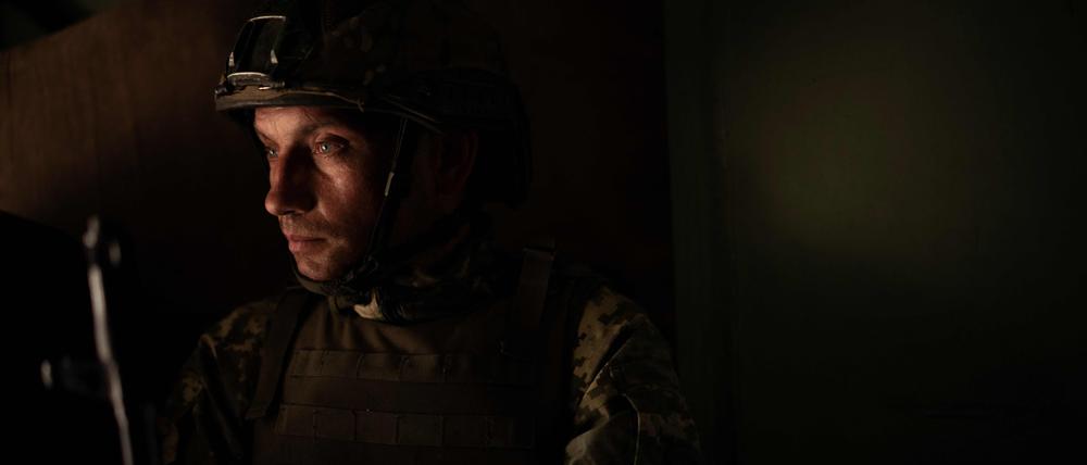 Ein ukrainischer Soldat an der Front im Gebiet Donezk.