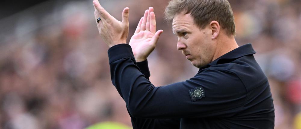 Der Bundestrainer plant einen Besuch der U21-Junioren, sollten sie ins EM-Endspiel einziehen. 