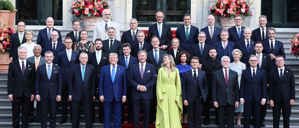 Direkt neben dem König: Donald Trump.