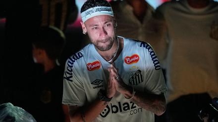 Neymar bekommt einen neuen Vertrag - bis zum Jahresende