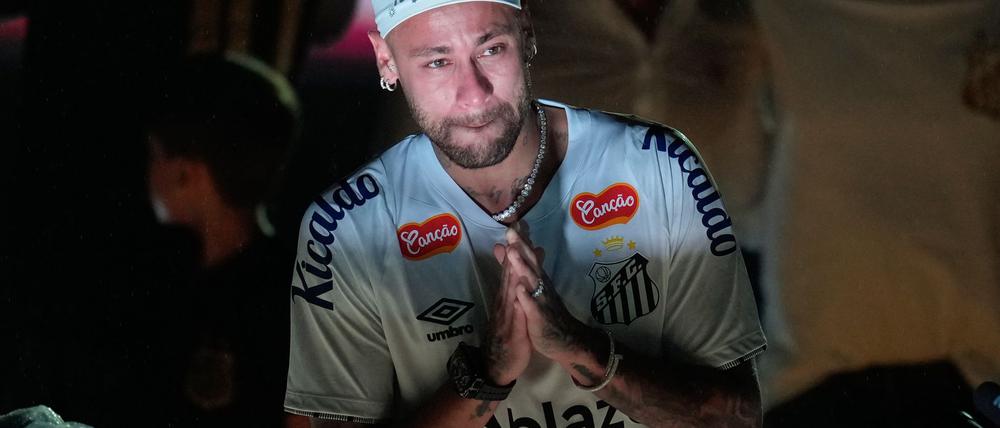 Neymar bekommt einen neuen Vertrag - bis zum Jahresende
