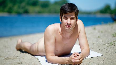 Stadtrat Julien Ferrat (Die Mannheimer) will am FKK-Strand auf der Friesenheimer Insel in Mannheim ein Trainingscamp bieten. 